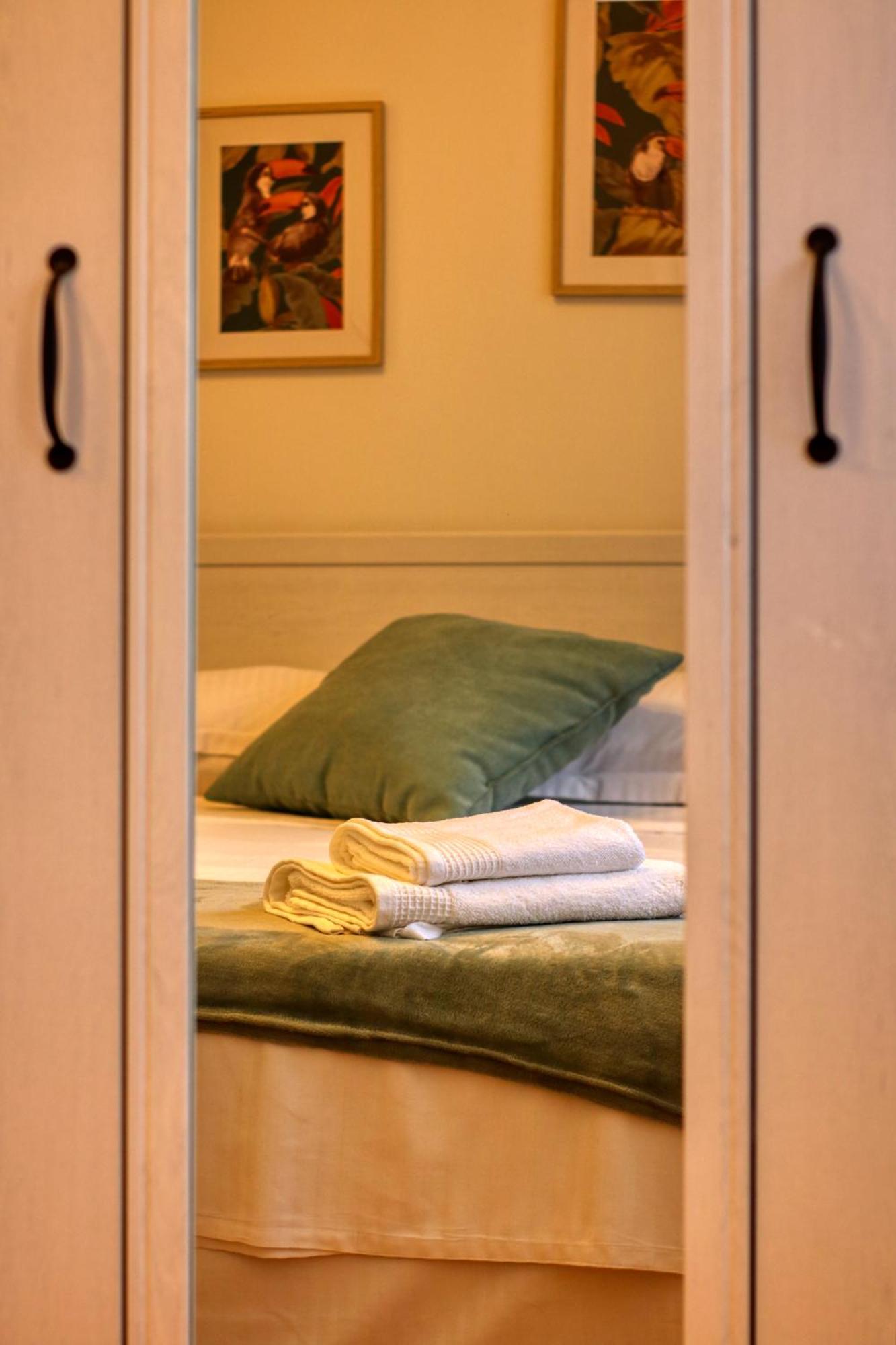 Quito Apartment - Stylish & Quiet ブカレスト エクステリア 写真