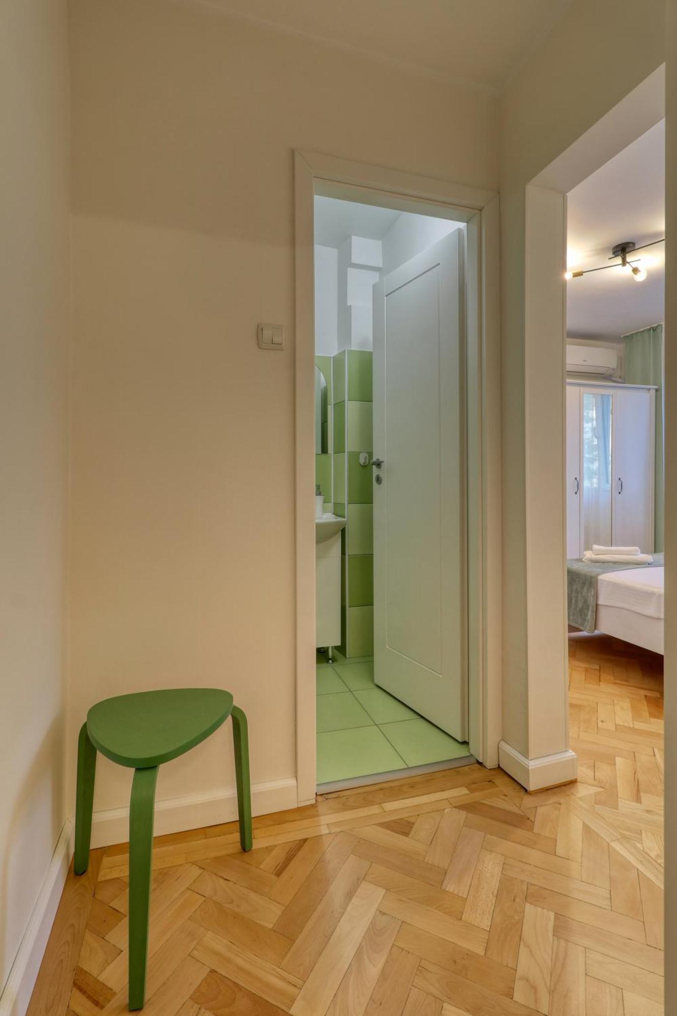 Quito Apartment - Stylish & Quiet ブカレスト エクステリア 写真