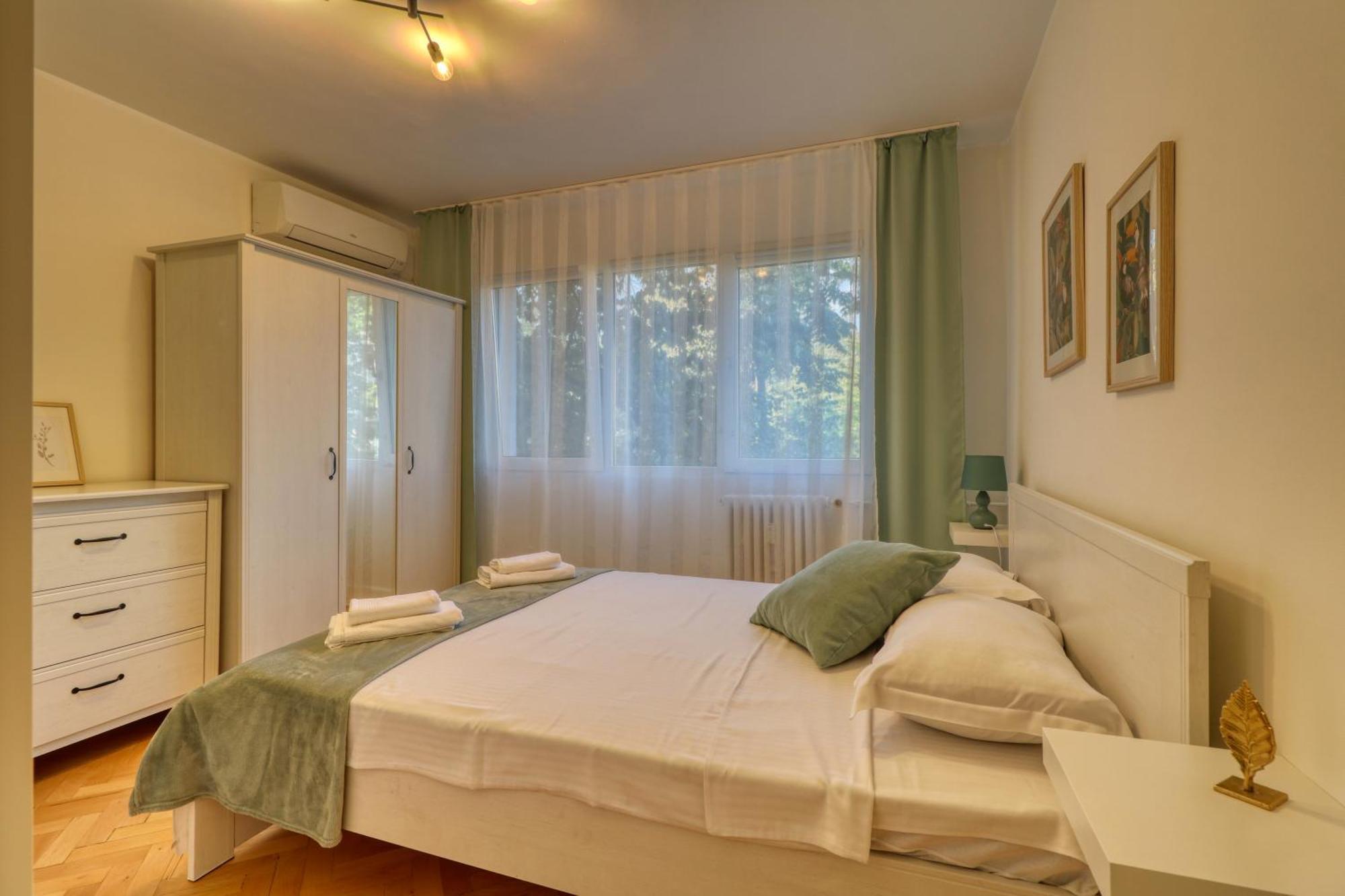 Quito Apartment - Stylish & Quiet ブカレスト エクステリア 写真